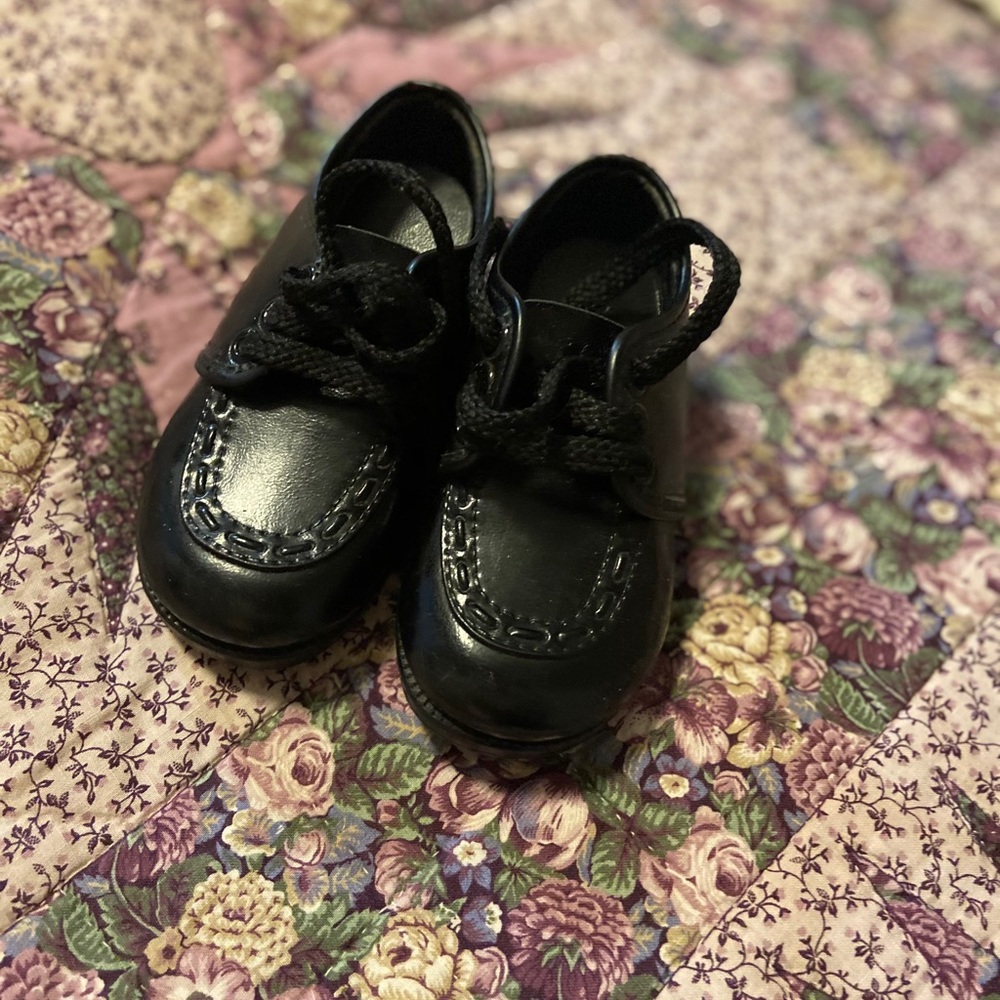 Boys size 5 dress shoe